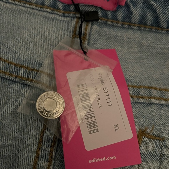 Edikted Ripped Jeans - Picture 3 of 3